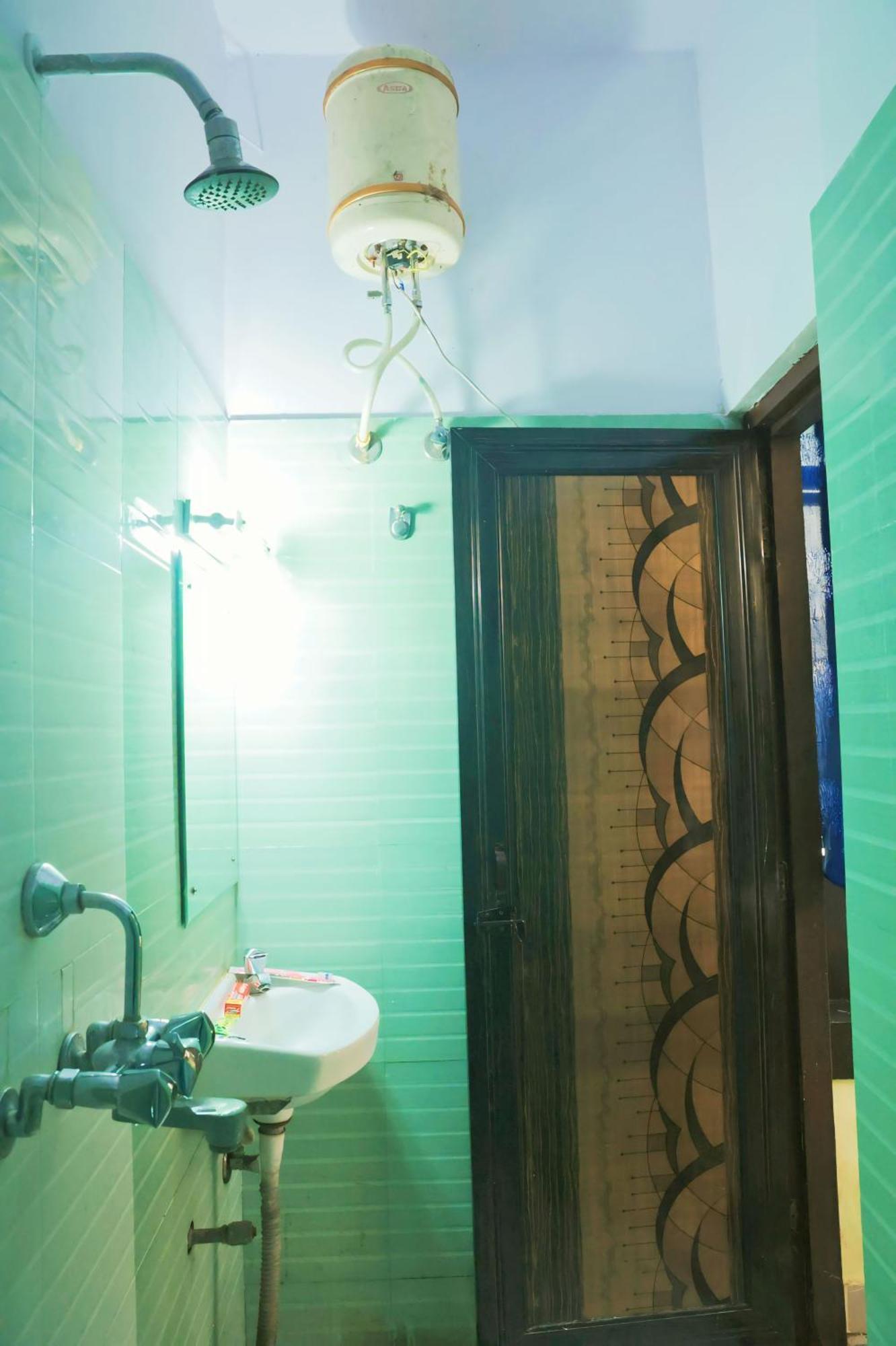 Hotel Shaurya Haridwār Екстериор снимка